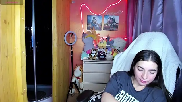 Fiery Brunette  online show from 4, 4, 2026