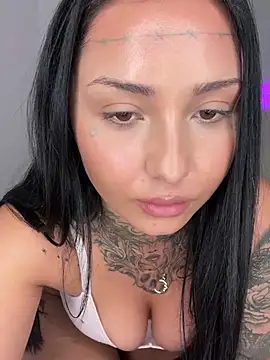 Snapshot of Coco-Love chatting on 4, 3, 2025 Coco-Love online show from 4, 3, 2025