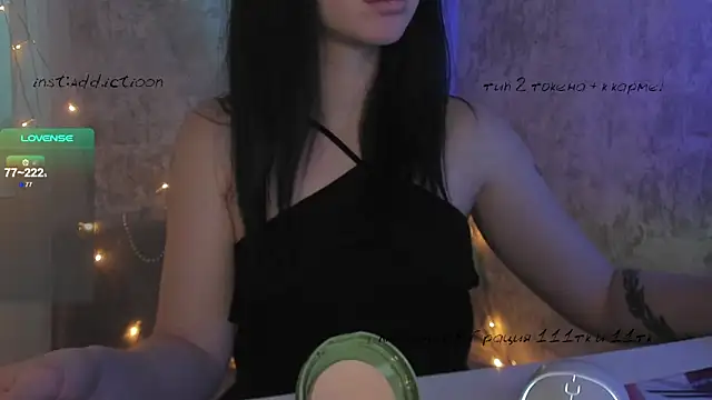 Snapshot of elena_addiction chatting on 2, 2, 2025 elena addiction online show from 2, 2, 2025