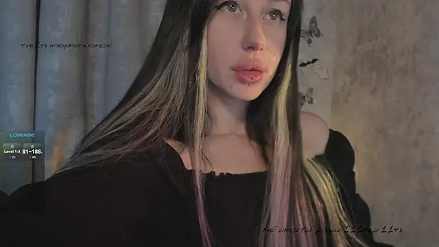 Snapshot of elena_addiction chatting on 4, 11, 2025 elena addiction online show from 4, 11, 2025