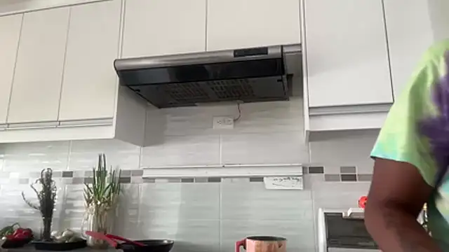 ChocolateCakeQueen online show from 25, 10, 2025