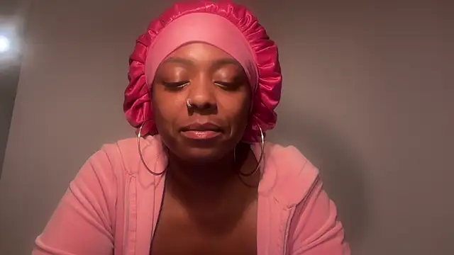 ChocolateCakeQueen online show from 18, 12, 2025