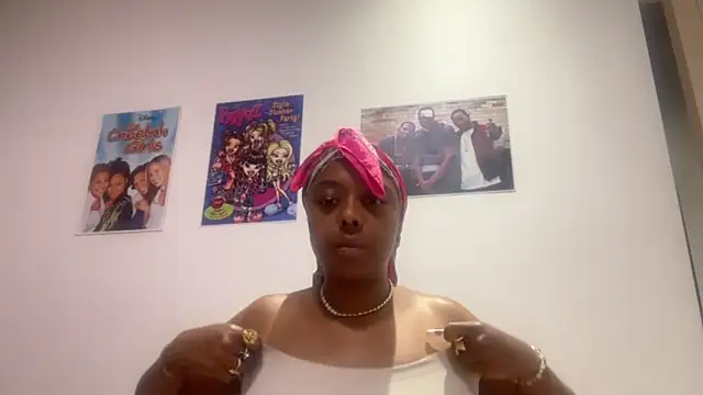 Snapshot of ChocolateCakeQueen chatting on 25, 5, 2026 ChocolateCakeQueen online show from 25, 5, 2026