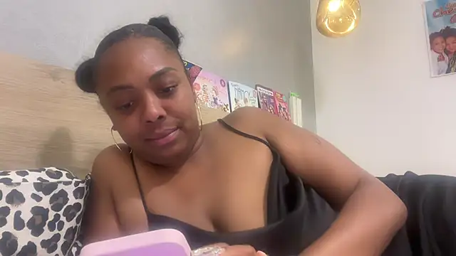 Snapshot of ChocolateCakeQueen chatting on 26, 6, 2026 ChocolateCakeQueen online show from 26, 6, 2026