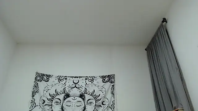 AlinaWoolf  online show from 4, 2, 2025