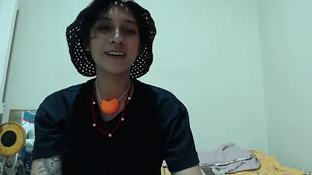 Snapshot of AlinaWoolf_ chatting on 25, 6, 2026 AlinaWoolf online show from 25, 6, 2026