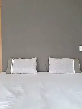 Jazmine-Blue online show from 15, 1, 2025