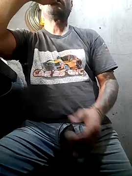 Snapshot of hecwil8 chatting on 3, 11, 2025 hecwil8 online show from 3, 11, 2025