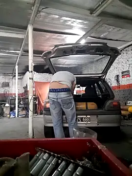 Snapshot of hecwil8 chatting on 8, 11, 2025 hecwil8 online show from 8, 11, 2025