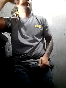 Snapshot of hecwil8 chatting on 25, 11, 2025 hecwil8 online show from 25, 11, 2025