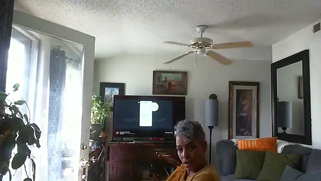 CeceilaMoon online show from 10, 2, 2026