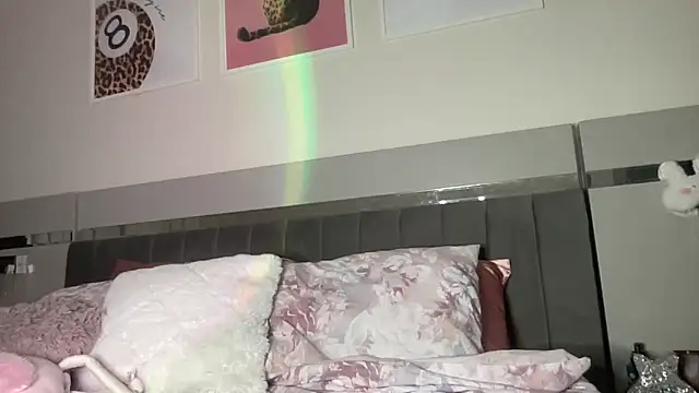 petitebeauty online show from 5, 4, 2026