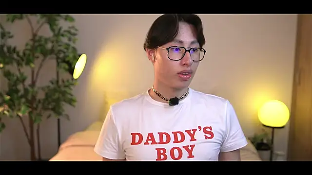 SrLuis18 online show from 8, 9, 2025