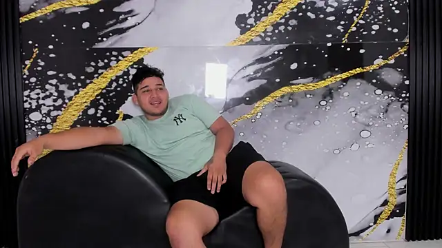 Snapshot of sweethot___ chatting on 5, 10, 2025 sweethot online show from 5, 10, 2025