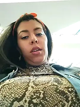 Snapshot of Emily_Wane chatting on 8, 12, 2024 Emily Wane online show from 8, 12, 2024