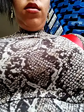 Snapshot of Emily_Wane chatting on 14, 12, 2024 Emily Wane online show from 14, 12, 2024