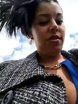 Snapshot of Emily_Wane chatting on 17, 12, 2024 Emily Wane online show from 17, 12, 2024