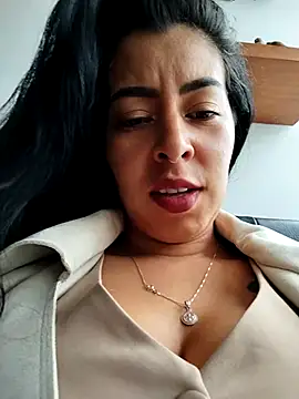 Snapshot of Emily_Wane chatting on 18, 10, 2025 Emily Wane online show from 18, 10, 2025