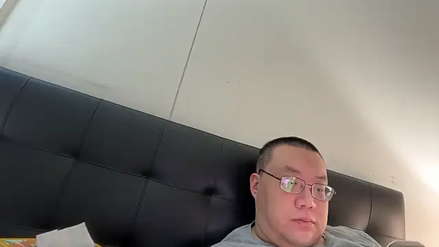 Snapshot of slaveasianboy chatting on 31, 5, 2026 slaveasianboy online show from 31, 5, 2026