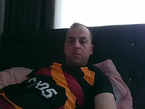 Snapshot of Yldrmm_9553 chatting on 18, 5, 2026 Yldrmm 9553 online show from 18, 5, 2026