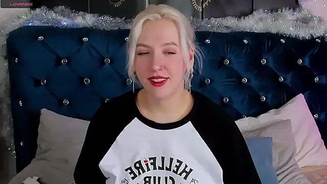 Snapshot of RachelCart chatting on 7, 1, 2025 RachelCart online show from 7, 1, 2025