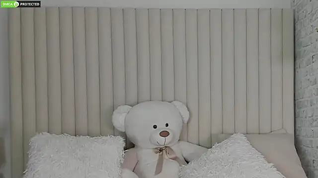 Snapshot of RachelCart chatting on 4, 11, 2025 RachelCart online show from 4, 11, 2025