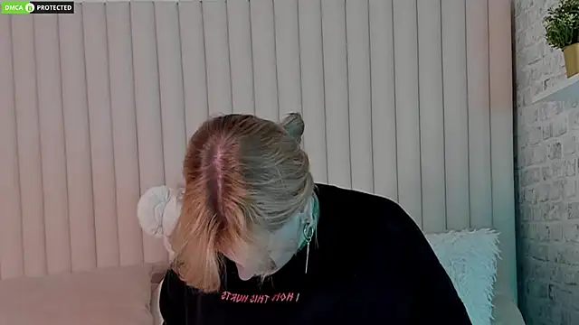 Snapshot of RachelCart chatting on 17, 11, 2025 RachelCart online show from 17, 11, 2025