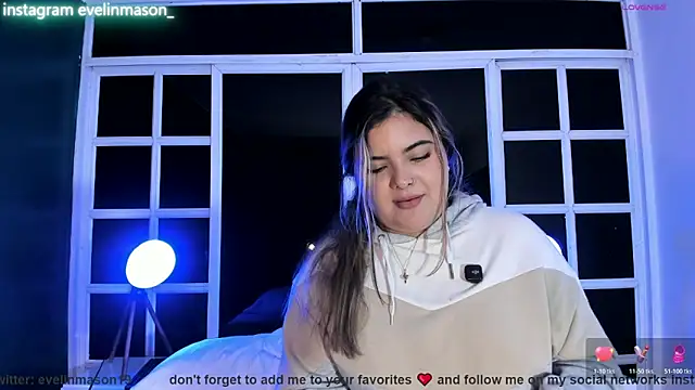 Snapshot of EVELIN_MASON chatting on 21, 4, 2026 EVELIN MASON online show from 21, 4, 2026