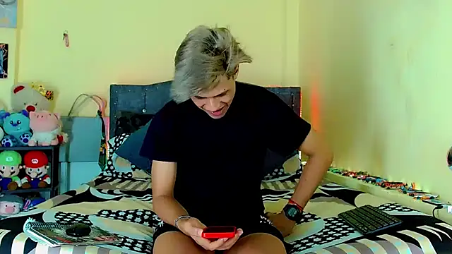 Snapshot of Liamscott_ chatting on 23, 4, 2026 Liamscott online show from 23, 4, 2026