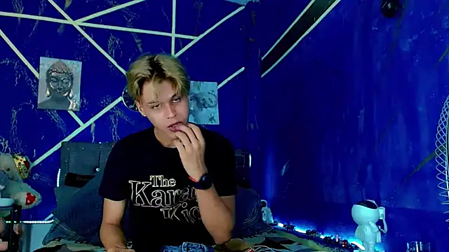 Snapshot of Liamscott_ chatting on 3, 6, 2026 Liamscott online show from 3, 6, 2026