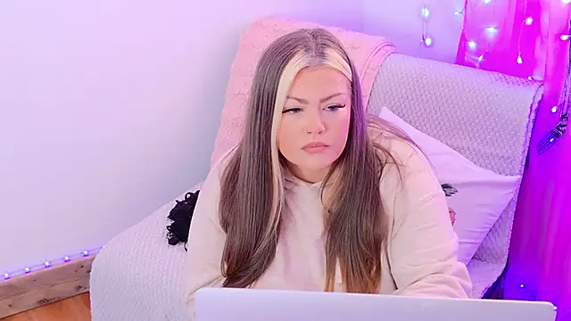 KikiBBW online show from 14, 10, 2025