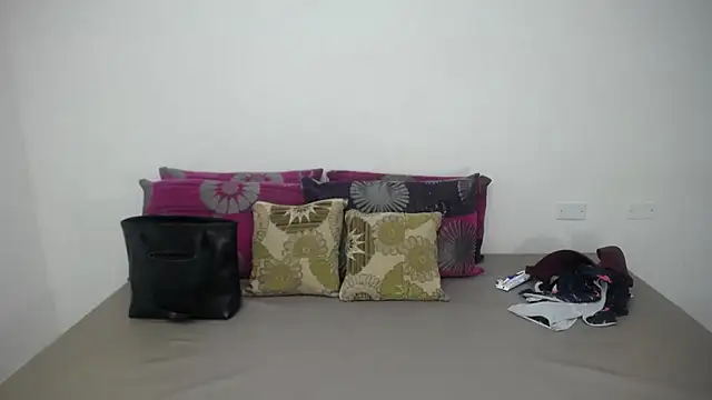Snapshot of CrushOnMe_ chatting on 18, 6, 2026 CrushOnMe online show from 18, 6, 2026