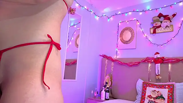 Snapshot of sarah_cruzz_ chatting on 17, 12, 2025 sarah cruzz online show from 17, 12, 2025