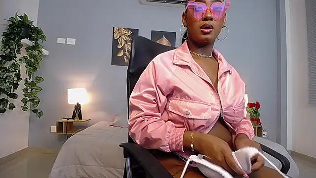 Snapshot of JasmineCampbell_ chatting on 13, 2, 2025 JasmineCampbell online show from 13, 2, 2025