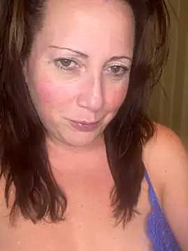 Snapshot of xsexycurvymilf chatting on 4, 12, 2024 xsexycurvymilf online show from 4, 12, 2024