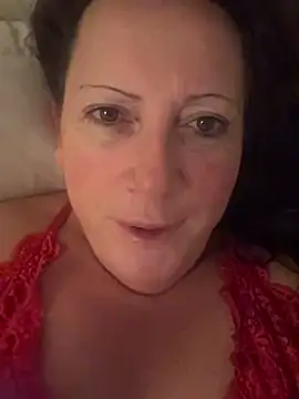 Snapshot of xsexycurvymilf chatting on 8, 1, 2025 xsexycurvymilf online show from 8, 1, 2025