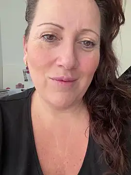 Snapshot of xsexycurvymilf chatting on 31, 1, 2025 xsexycurvymilf online show from 31, 1, 2025