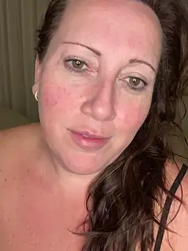 Snapshot of xsexycurvymilf chatting on 20, 3, 2025 xsexycurvymilf online show from 20, 3, 2025