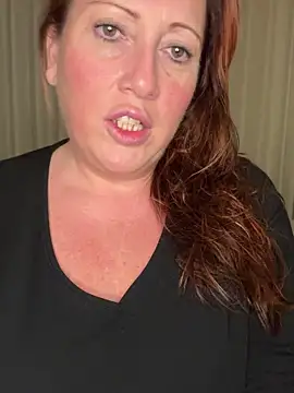 Snapshot of xsexycurvymilf chatting on 22, 12, 2025 xsexycurvymilf online show from 22, 12, 2025