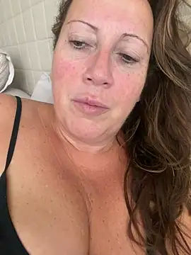 Snapshot of xsexycurvymilf chatting on 31, 7, 2026 xsexycurvymilf online show from 31, 7, 2026