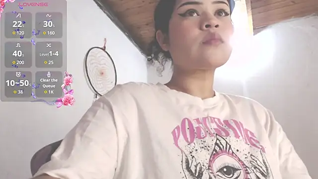 Snapshot of Amara18_ chatting on 30, 11, 2025 Amara18 online show from 30, 11, 2025