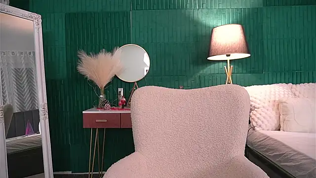 HaileyMoonn online show from 17, 12, 2025