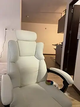 PetitLumiere online show from 28, 2, 2025