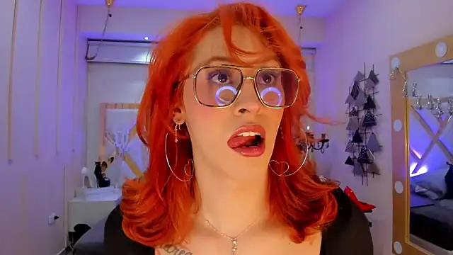 Juliana Saenzz online show from 3, 2, 2025