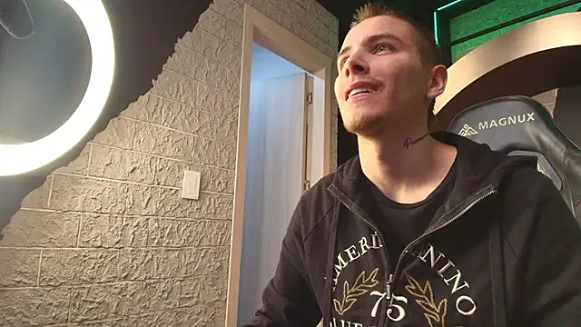 Snapshot of JordanThompson_ chatting on 21, 10, 2025 JordanThompson online show from 21, 10, 2025