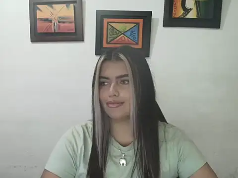 Snapshot of sweetkitty_16 chatting on 17, 10, 2025 sweetkitty 16 online show from 17, 10, 2025