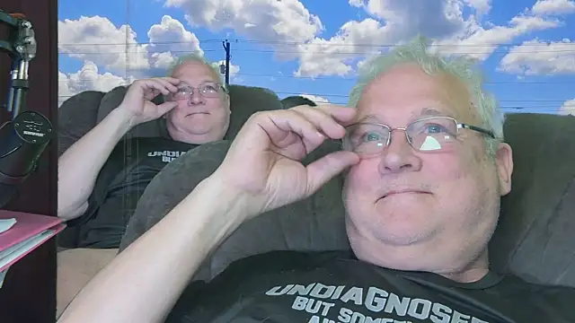 ButtCrackShowing-OOPS online show from 15, 5, 2026