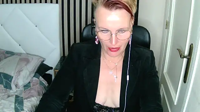 xxNoeliaxx online show from 1, 3, 2025