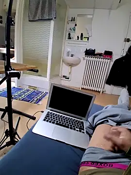 Snapshot of molozeb chatting on 11, 10, 2025 molozeb online show from 11, 10, 2025