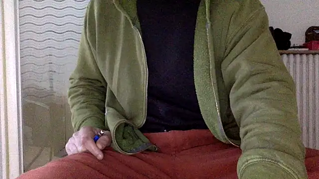 Snapshot of molozeb chatting on 26, 11, 2025 molozeb online show from 26, 11, 2025